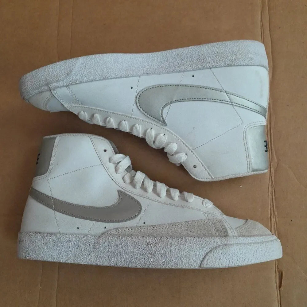 Nike Women’s Blazer Mid 77 White Basketball Lace up Shoes Sneakers Size 7